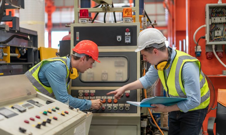 Comprehensive Equipment Training to Clients​